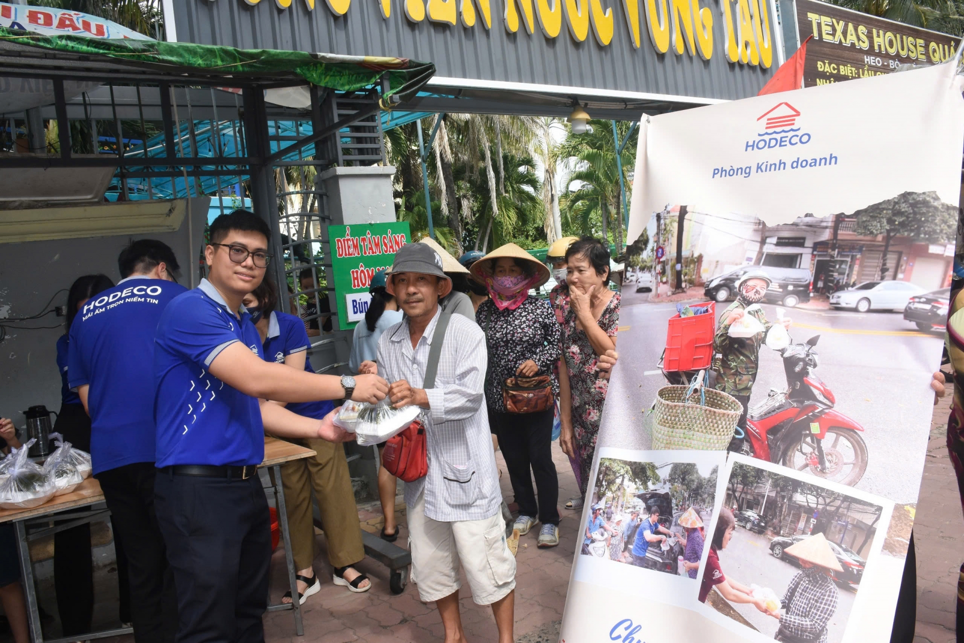 MANG BỮA CƠM YÊU THƯƠNG ĐẾN NGƯỜI KHÓ KHĂN TẠI THÀNH PHỐ VŨNG TÀU